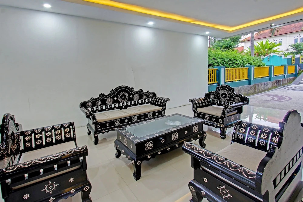 Loox Unram Guesthouse