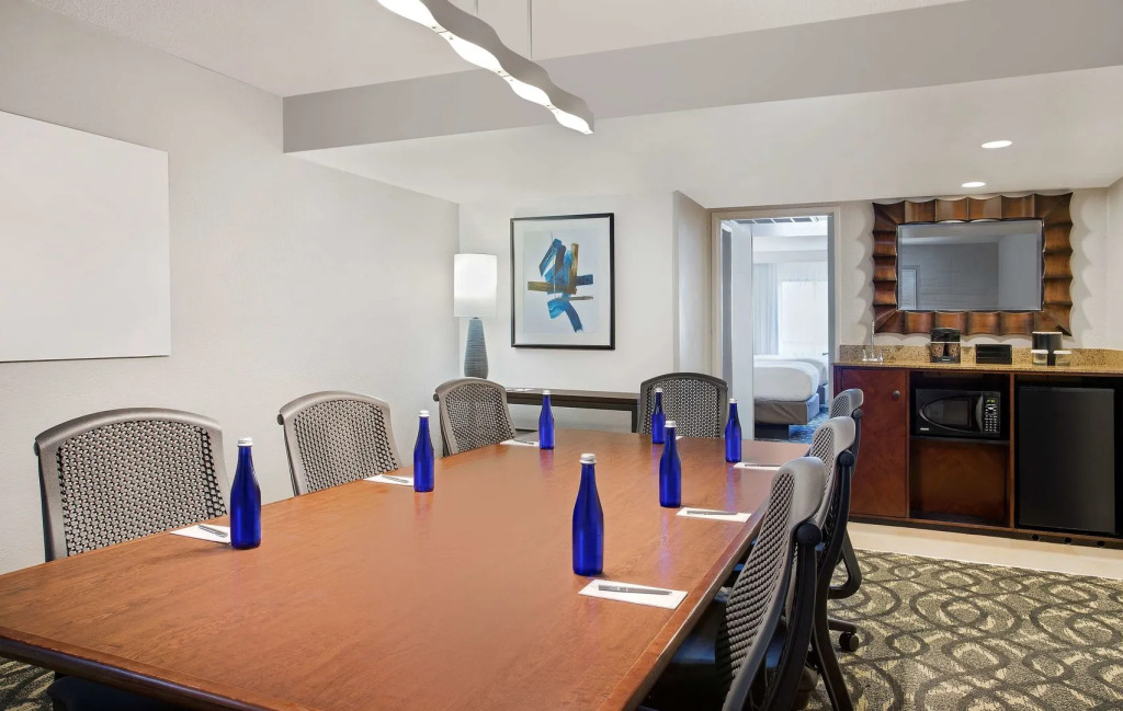 Embassy Suites by Hilton Orlando International Drive Convention Center
