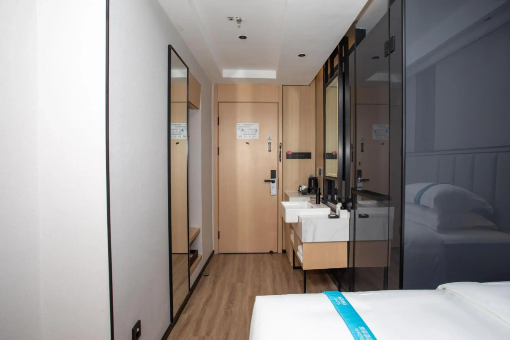 VX Hotel Shanghai Yixian Road Dabaishu