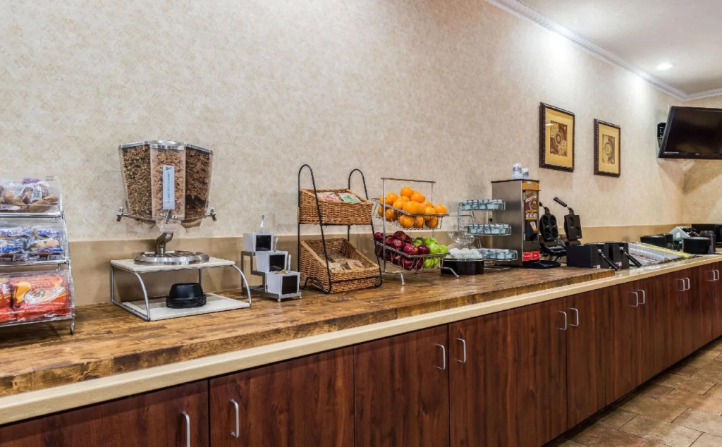 Quality Suites Downtown Colorado Springs