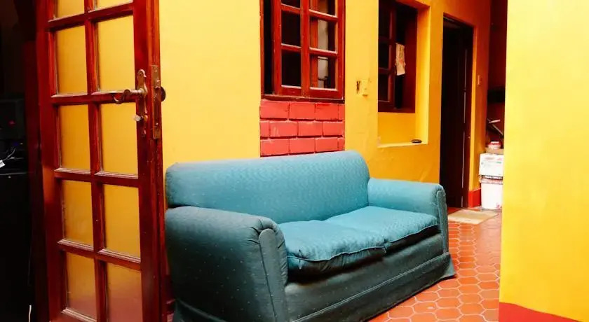 2Hostel Circus