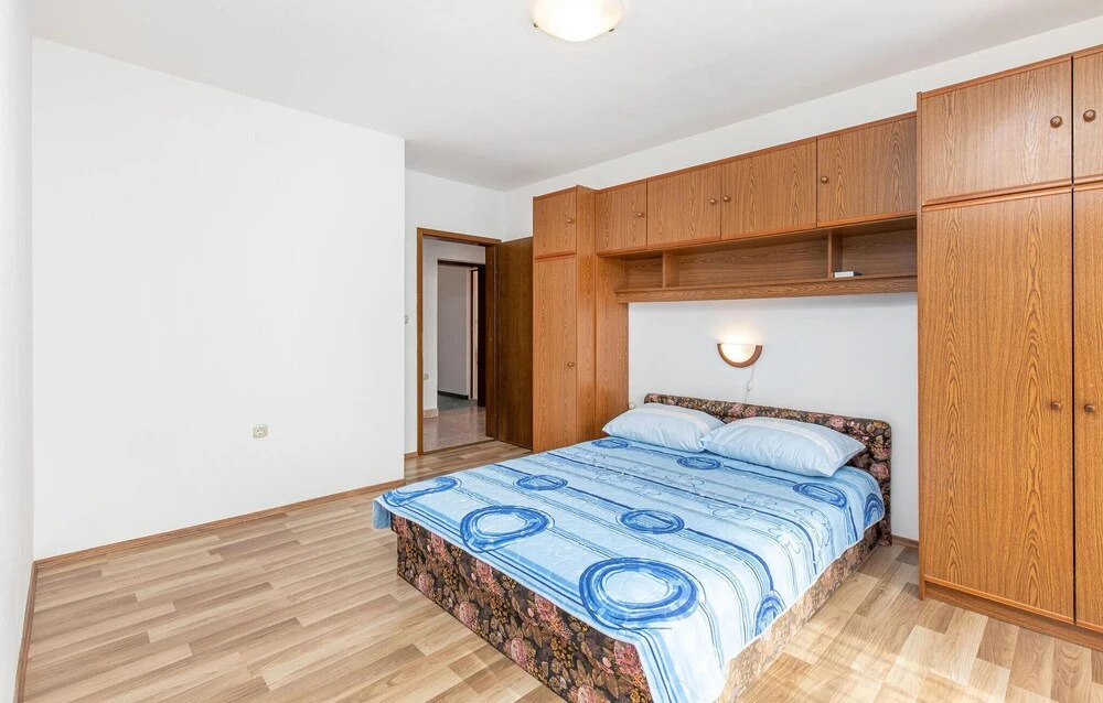 Stunning Apartment in Novi Vinodolski With Wifi and 4 Bedrooms