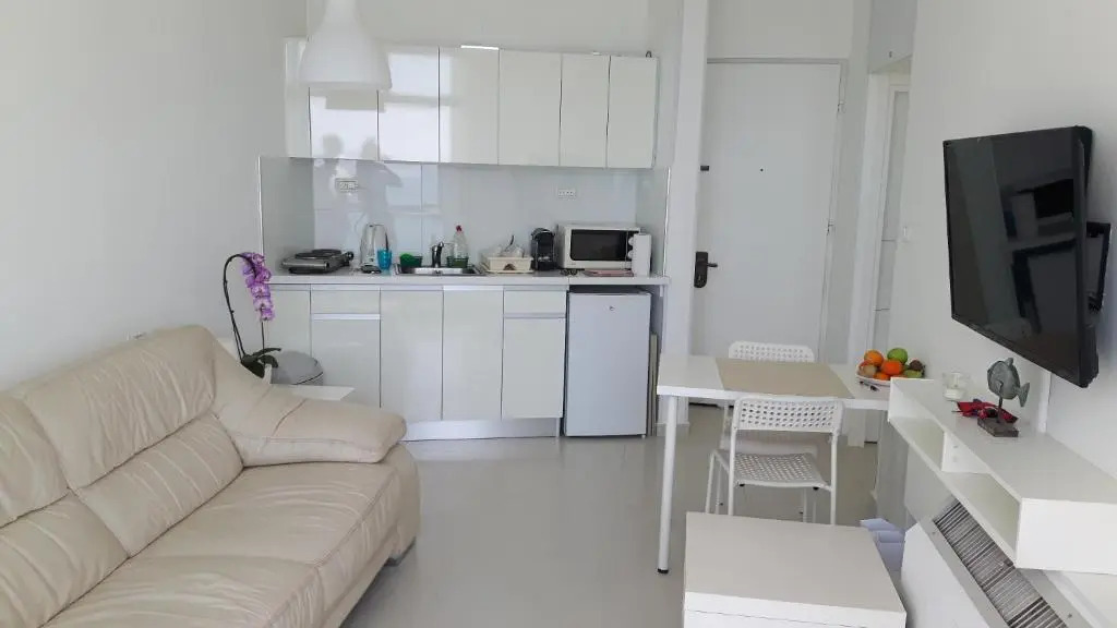 Colony Beach Apartment 705