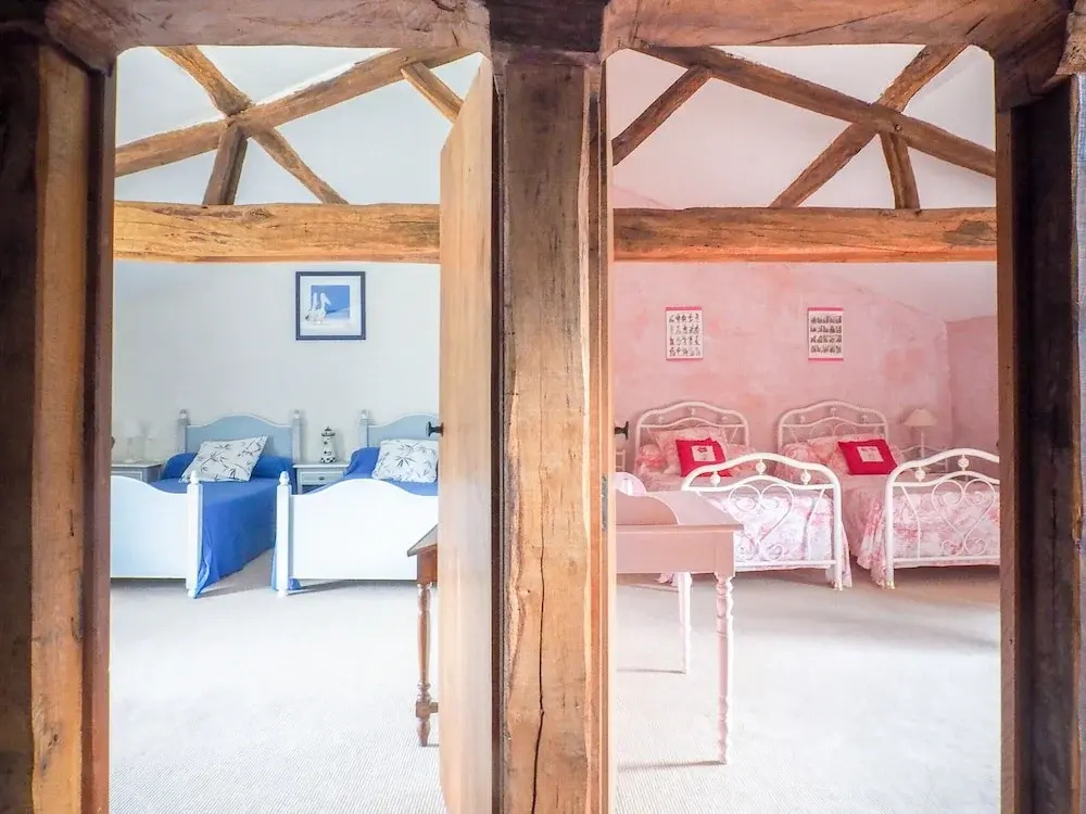 Holiday Home in Saint-Laurent-de-la-Salle with Pool