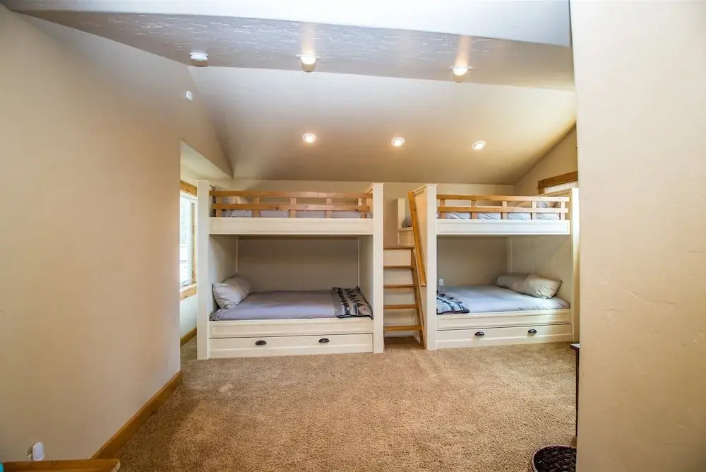 56540 Sunstone Loop