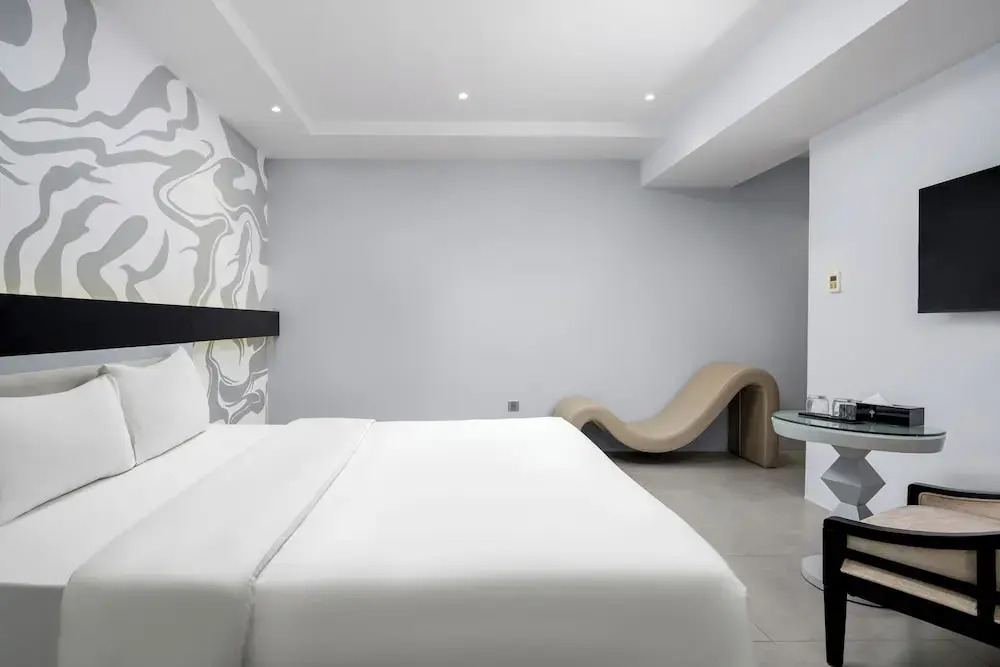 J Village Hotel - Triệu Việt Vương