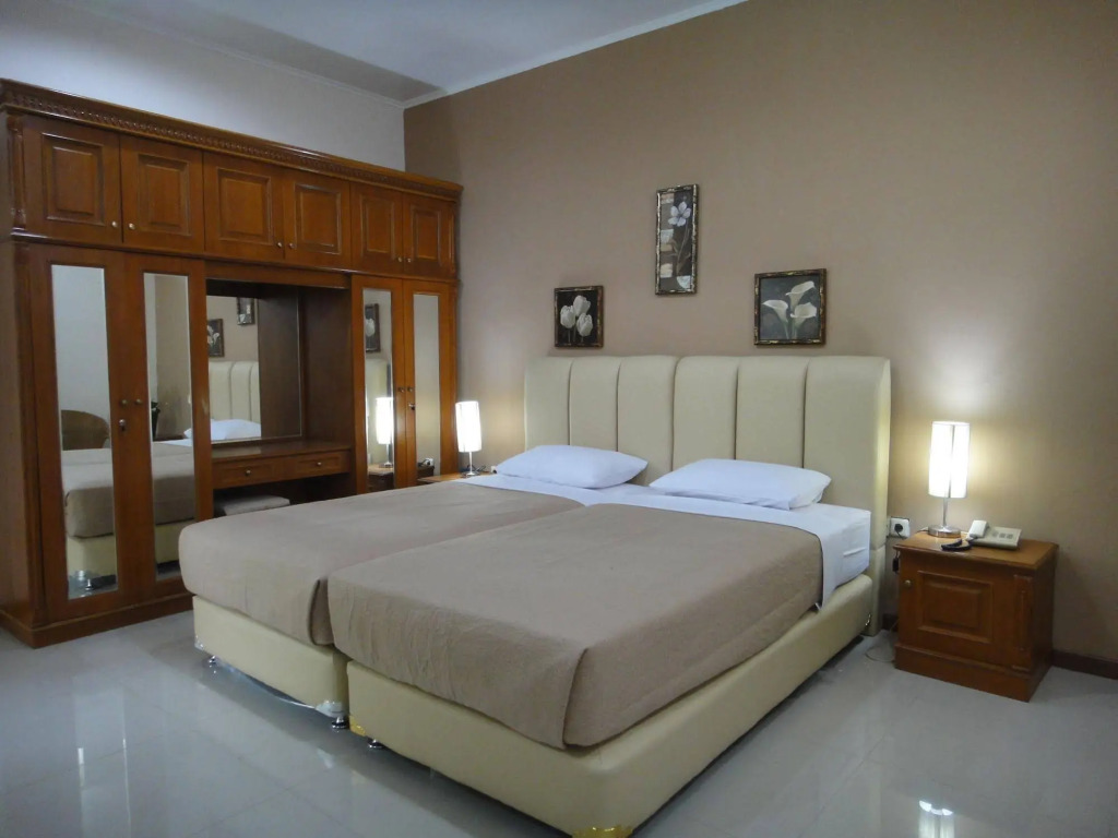 Gondia International Guest House
