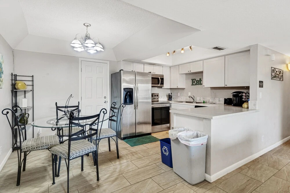 Cozy Papago Home In Old Town Near Zoo, Casino, Golf, And More! 5 Bedroom Home by Redawning