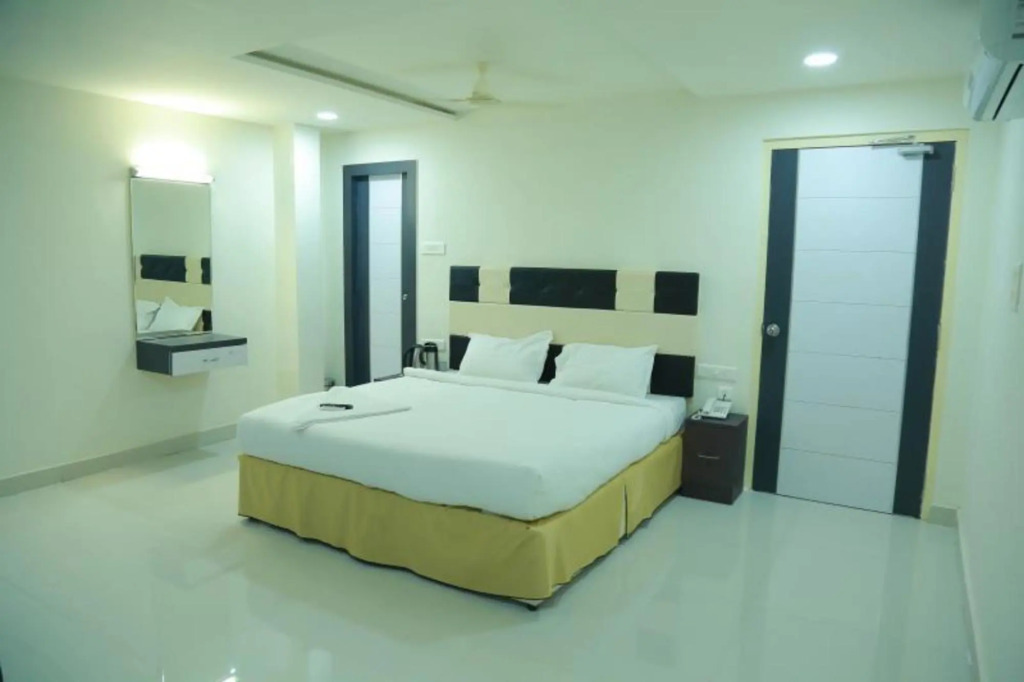 Hotel Swagath Grand Jillelaguda.