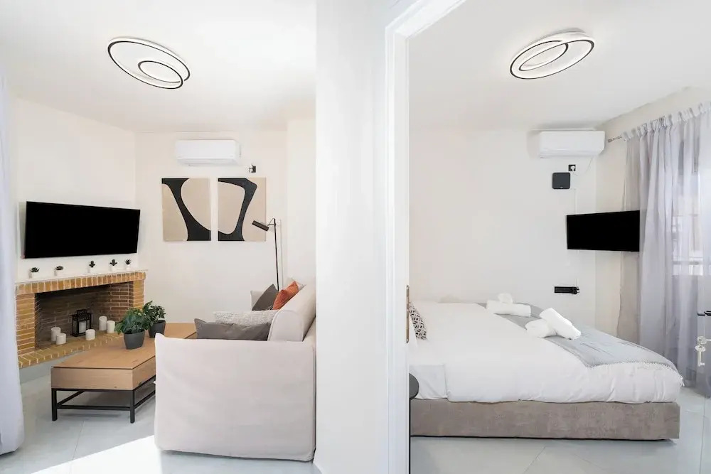 Acropolis View - Stylish City Penthouse