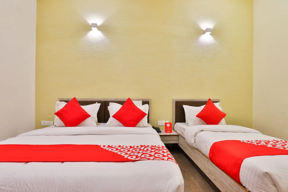OYO 18775 Utsav Banquet And Rooms
