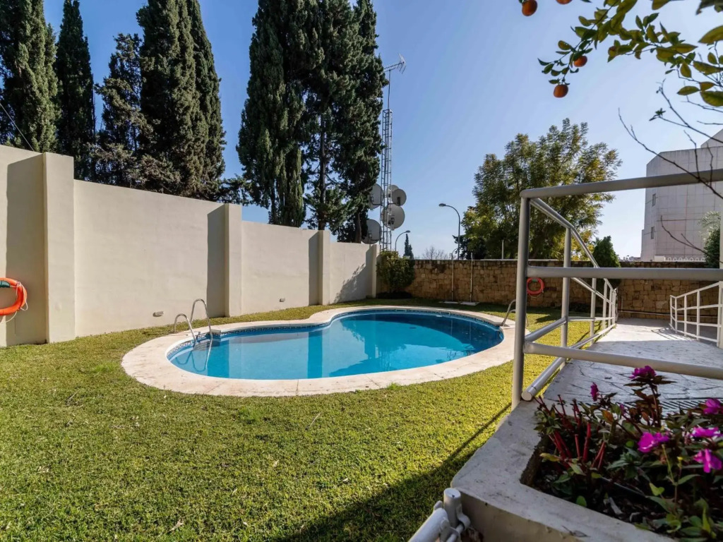 Puente Romano Modern flat, Best location in town