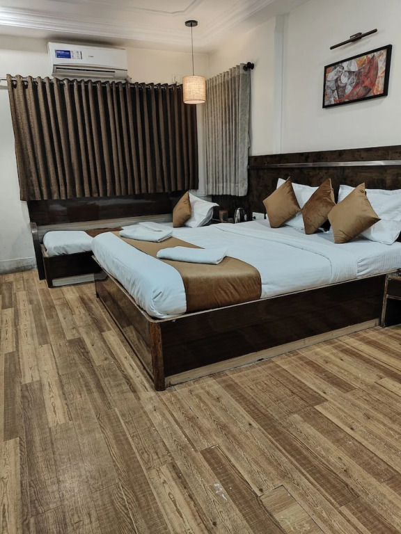 Hotel Shirdi Park Inn 80 Meters From Sai Samadhi Temple