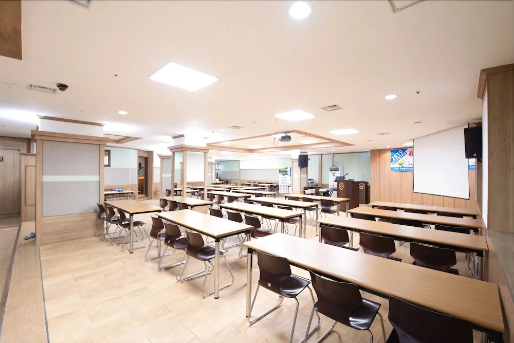 Dogo Elim Hotel