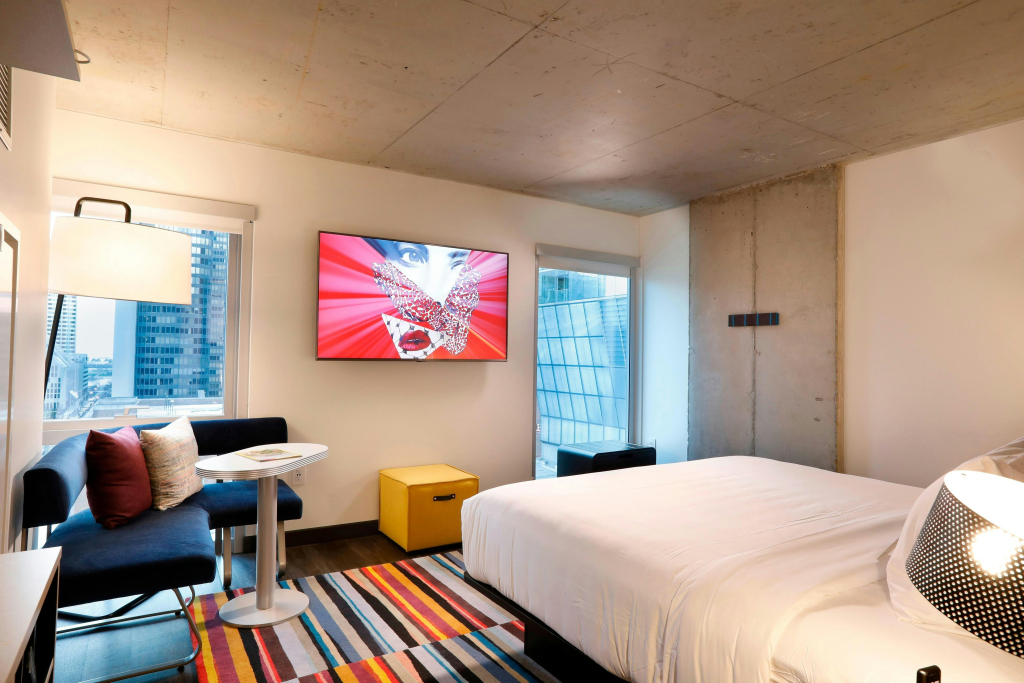 Aloft by Marriott Chicago Mag Mile