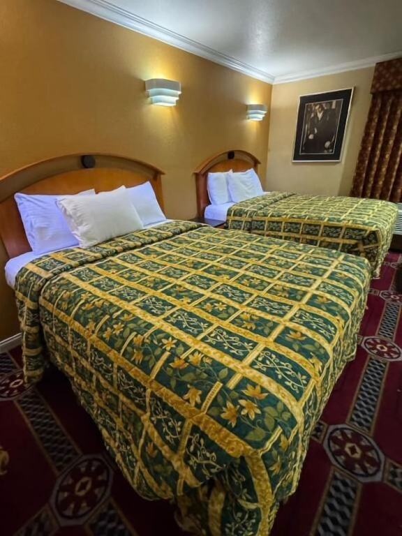 Sunrise Inn