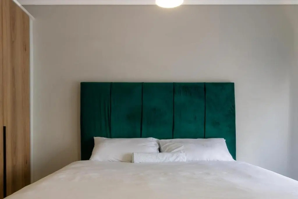 Lovely 1 Modern bedroom in Waterfall City