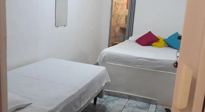 Roses hostel e pousada
