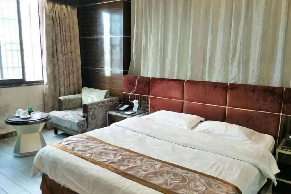 Zhaokai Hotel