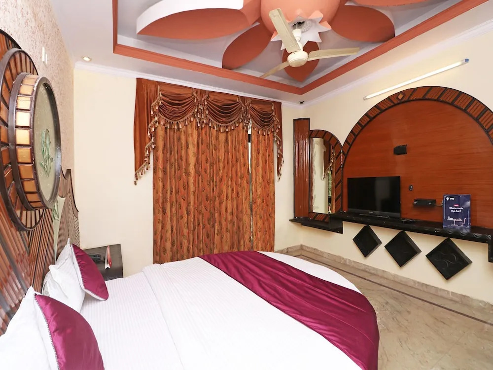 OYO 11603 President Inn