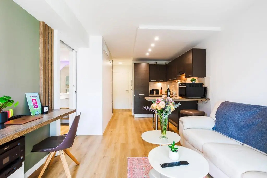 VICTOR HUGO II AP4278 By Riviera Holiday Homes