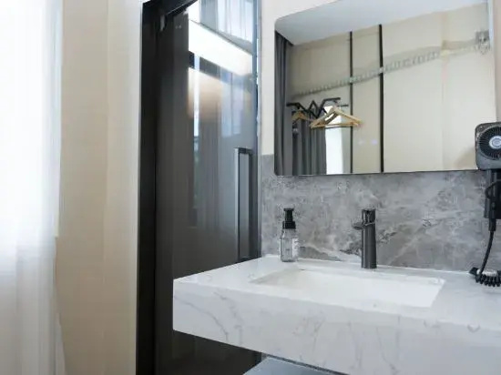 Xinli Business Hotel