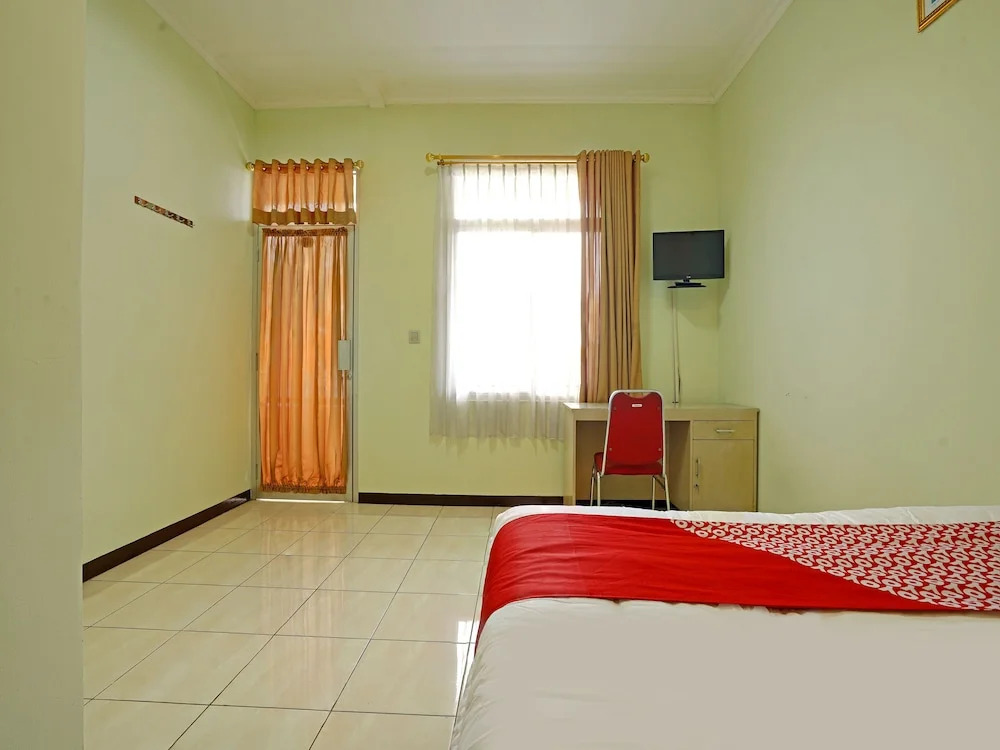Urbanview Hotel Bartu Moh Toha Bandung by RedDoorz