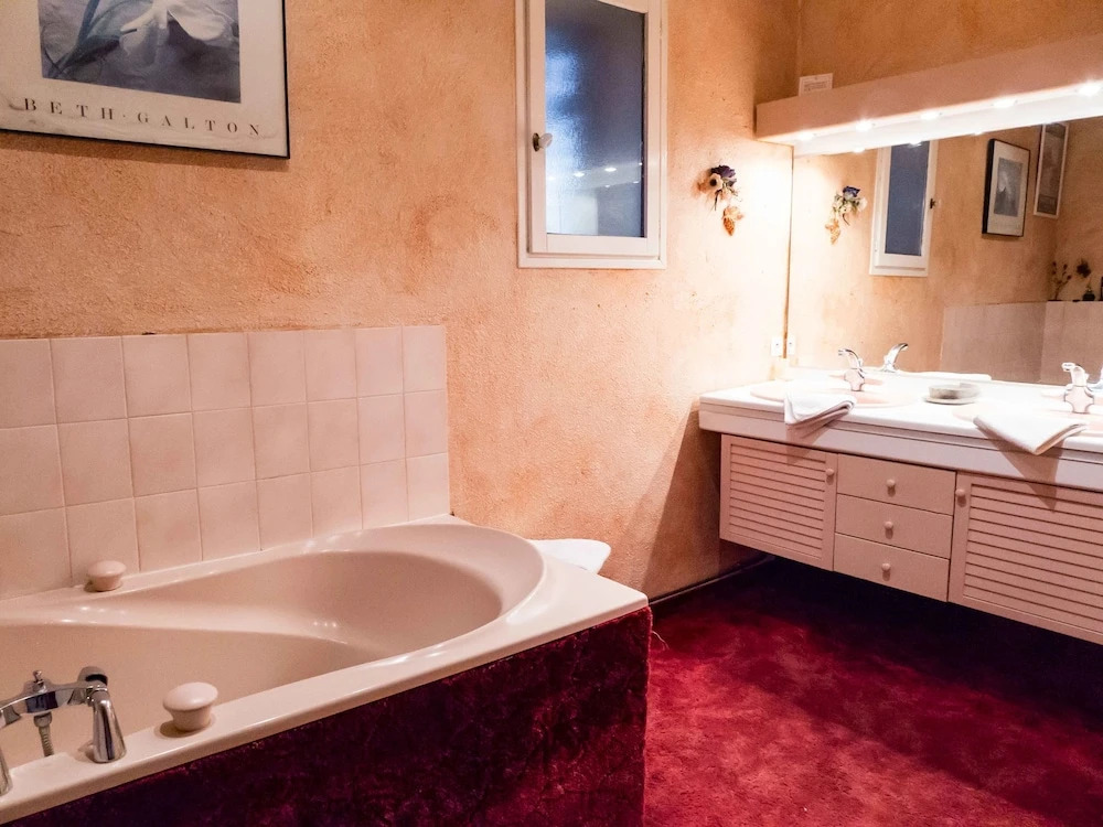 Spacious Holiday Home in Narbonne With Swimming Pool