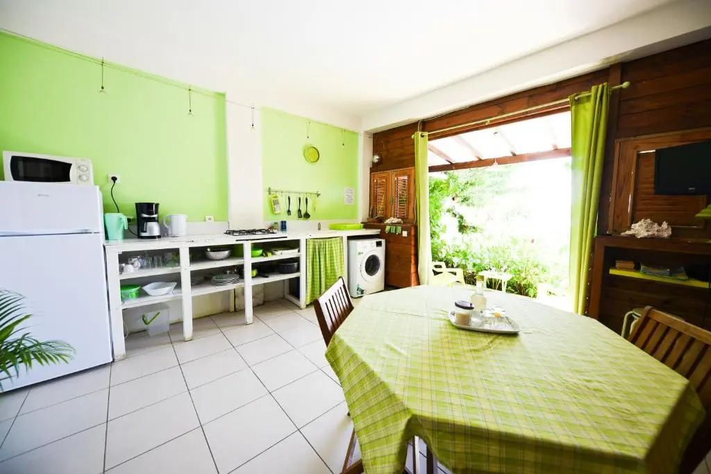 Appartement d'une chambre a Pointe Noire a 150 m de la plage avec vue sur la mer piscine partagee et jardin clos