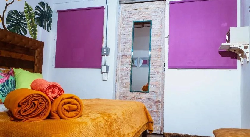 Friends To Be - Hostel