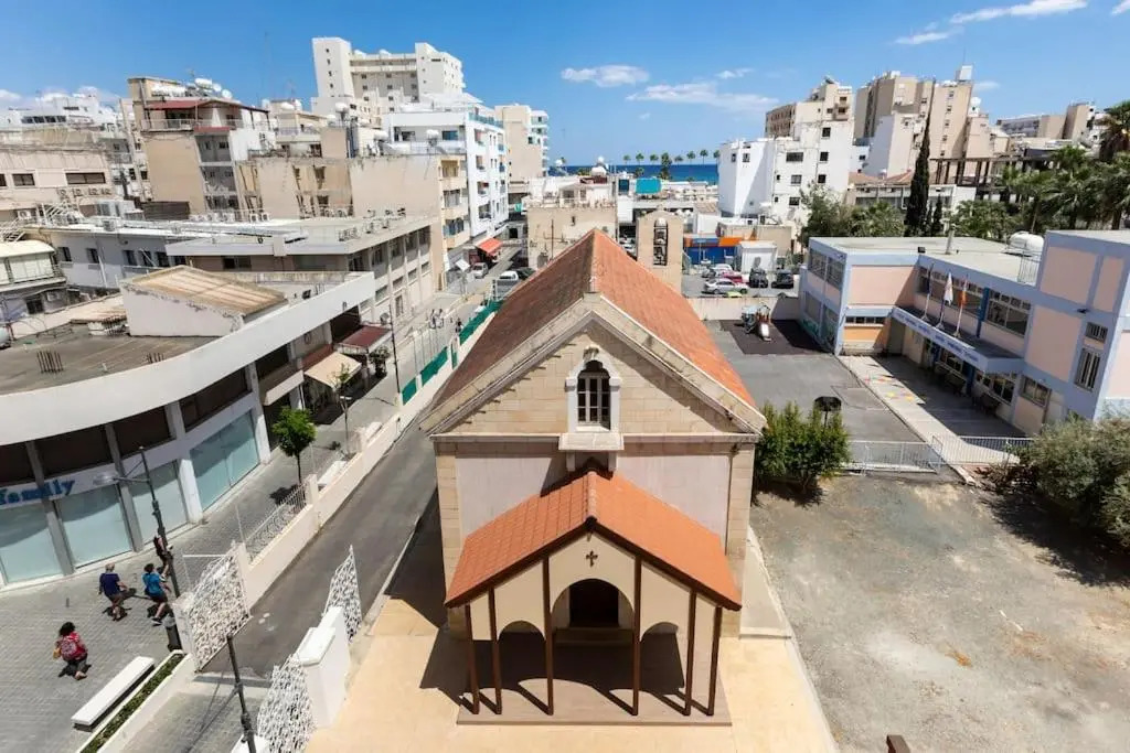 Sea View City Centre 3bed Apartment