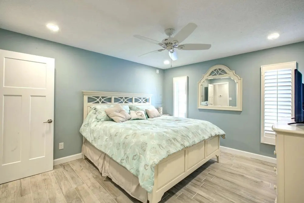 Moonmist Gorgeously Renovated Courtyard