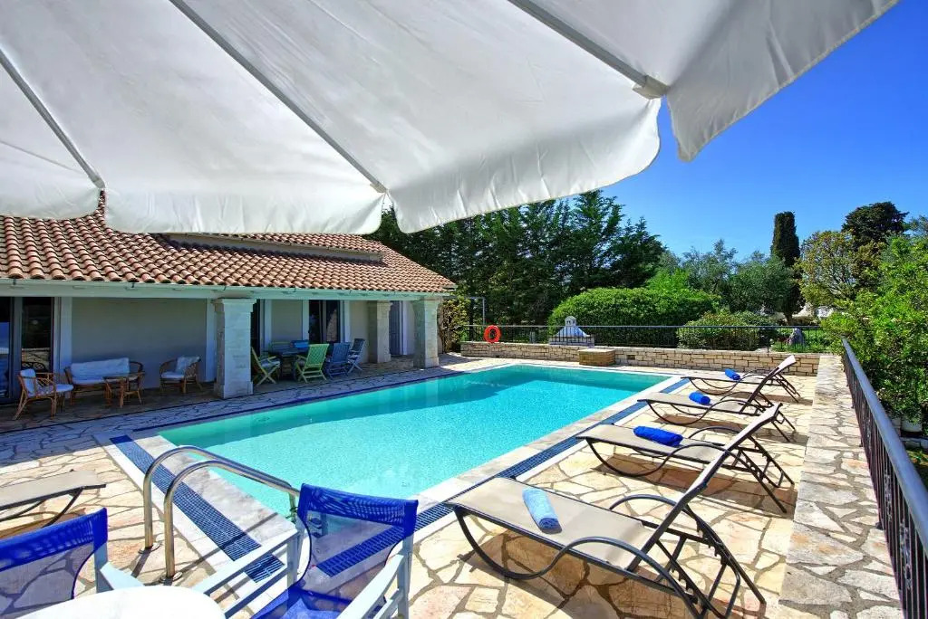 Villa Dimitris - just 600 meters away from the beach!!! by MediterraneanVillas