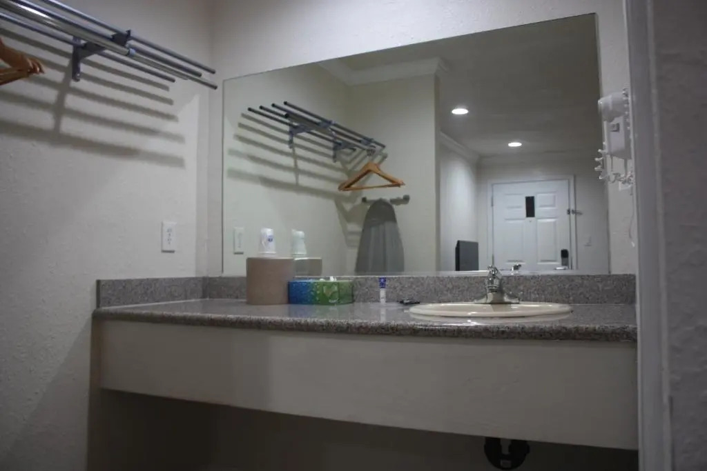 Value Inn & Suites