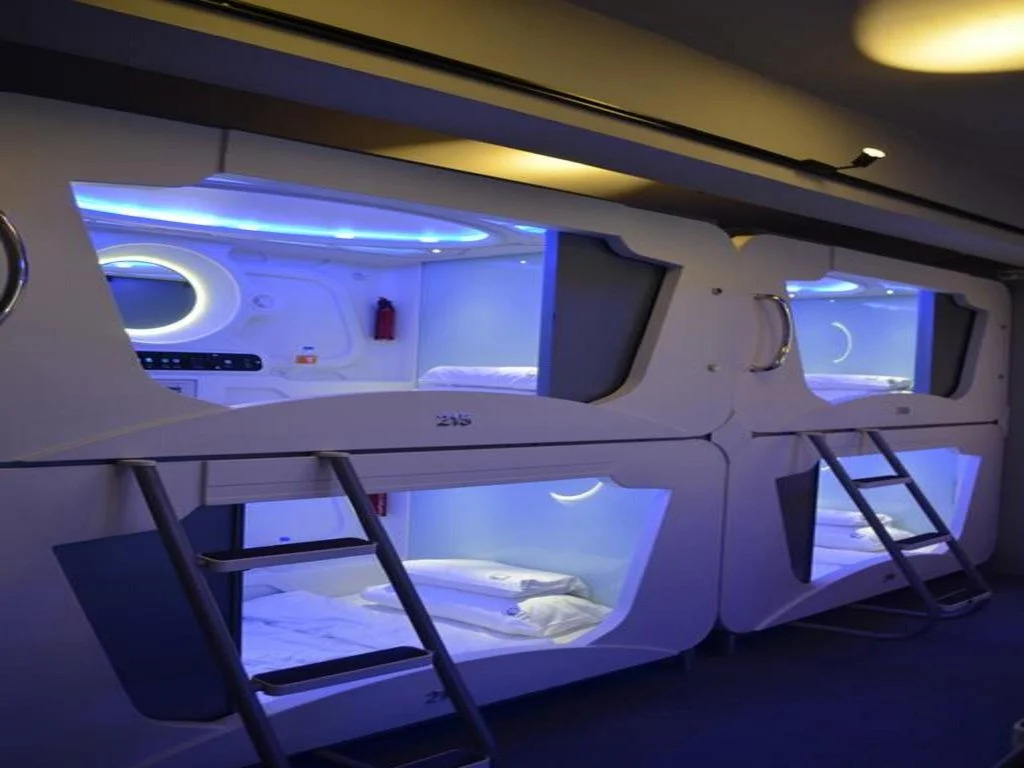 Lavish Capsule