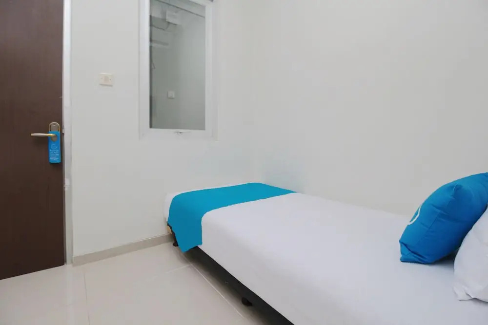 Airy Eco Syariah Bandara Soetta Taman Mahkota Tiga Tangerang
