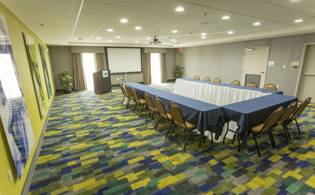 Holiday Inn Express Hotel & Suites McDonough by IHG