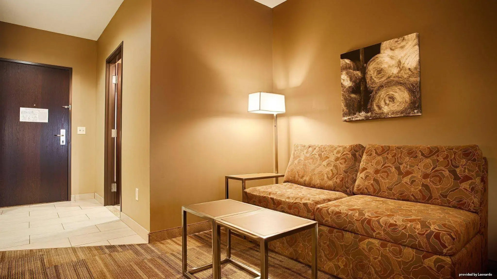 Best Western Plus Night Watchman Inn & Suites