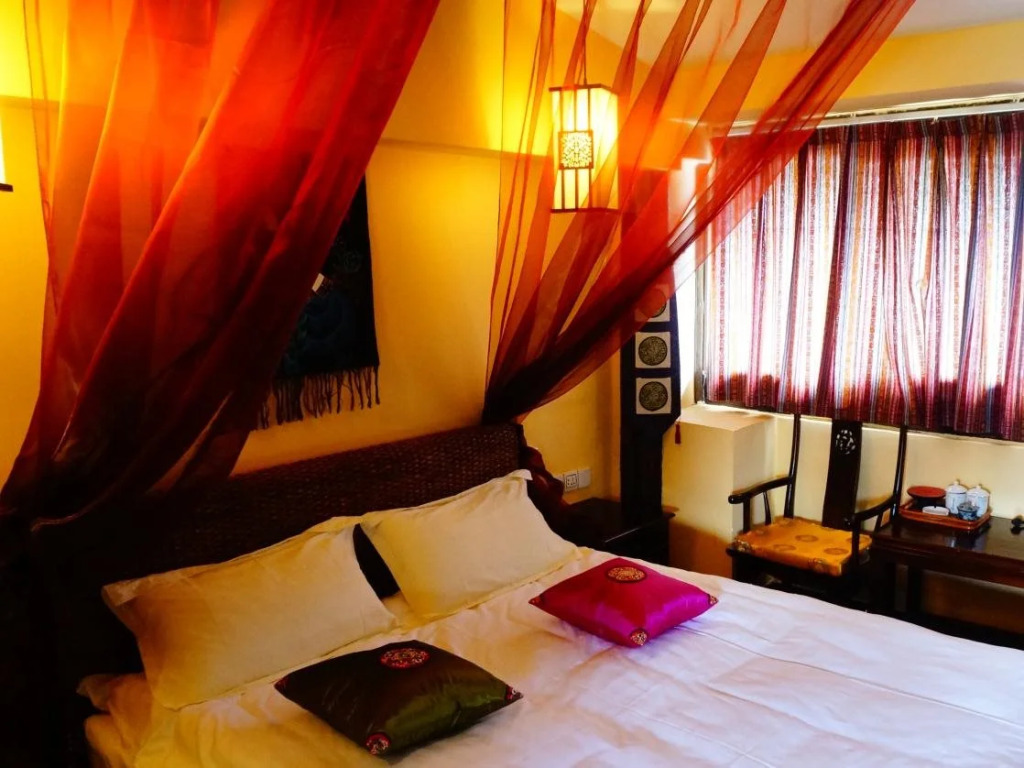 Lijiang Wangjia Courtyard Inn