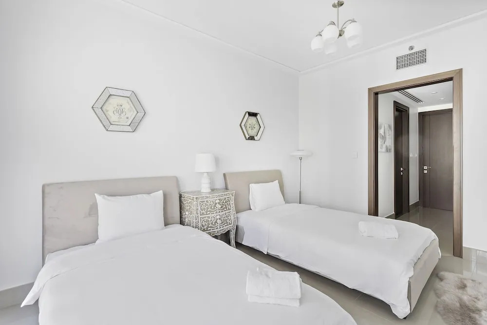 WelHome - Luxury Apartment Facing Burj Khalifa With Terrace