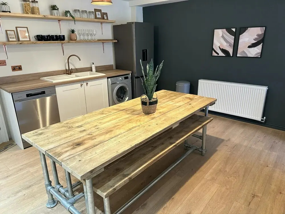Cotswolds Large 4 Bed House Parking-Wifi
