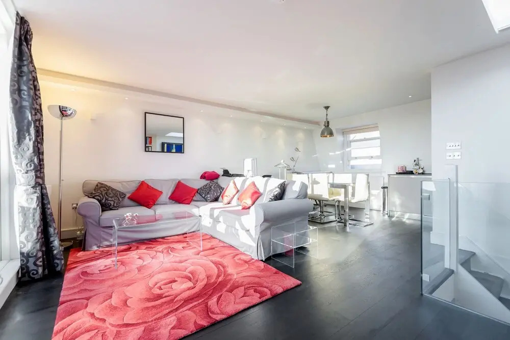 Olympia 2 Bed Duplex by BaseToGo
