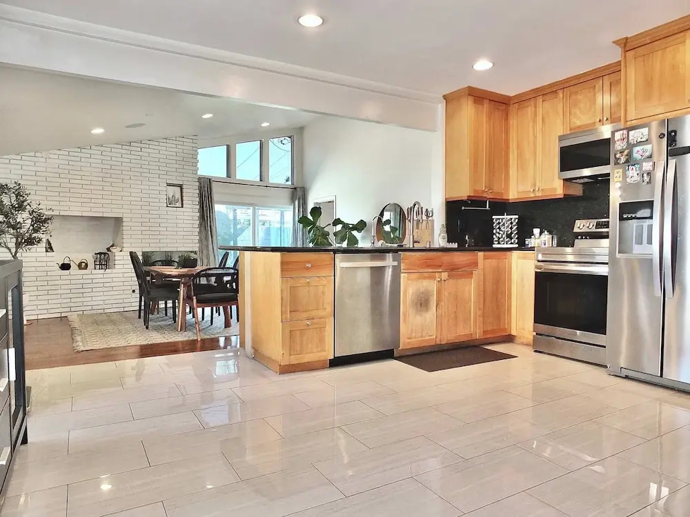 Bellflower Breeze Charming 3 BDR in Long Beach!