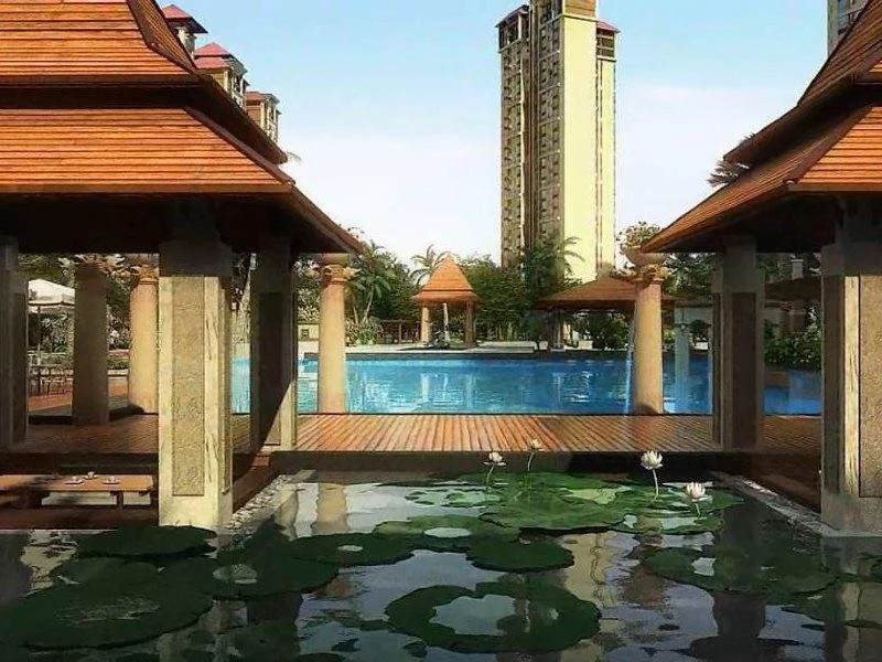 21° Holiday Hotel