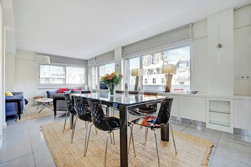 Exceptional 3bdr/6p apt - View of the Eiffel Tower