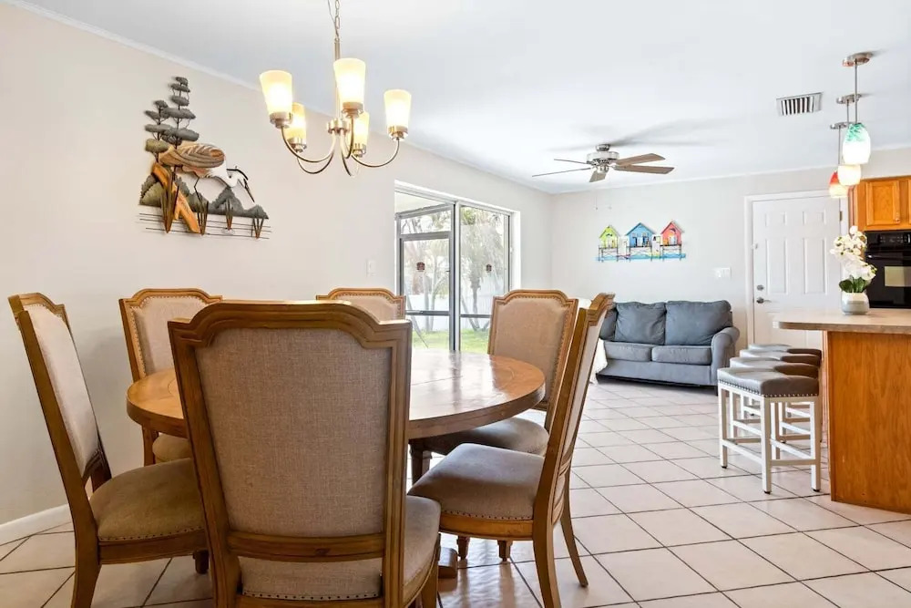 347 Carmine Dr