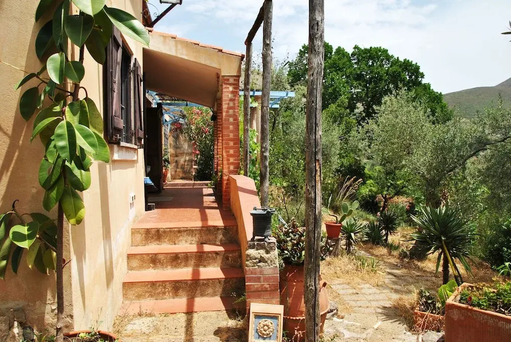 "La Casa Dell'artista Between art and Nature"