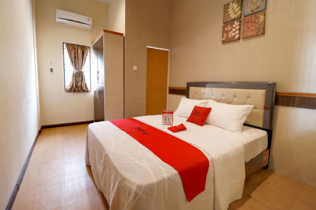 RedDoorz Plus near Universitas Sumatera Utara