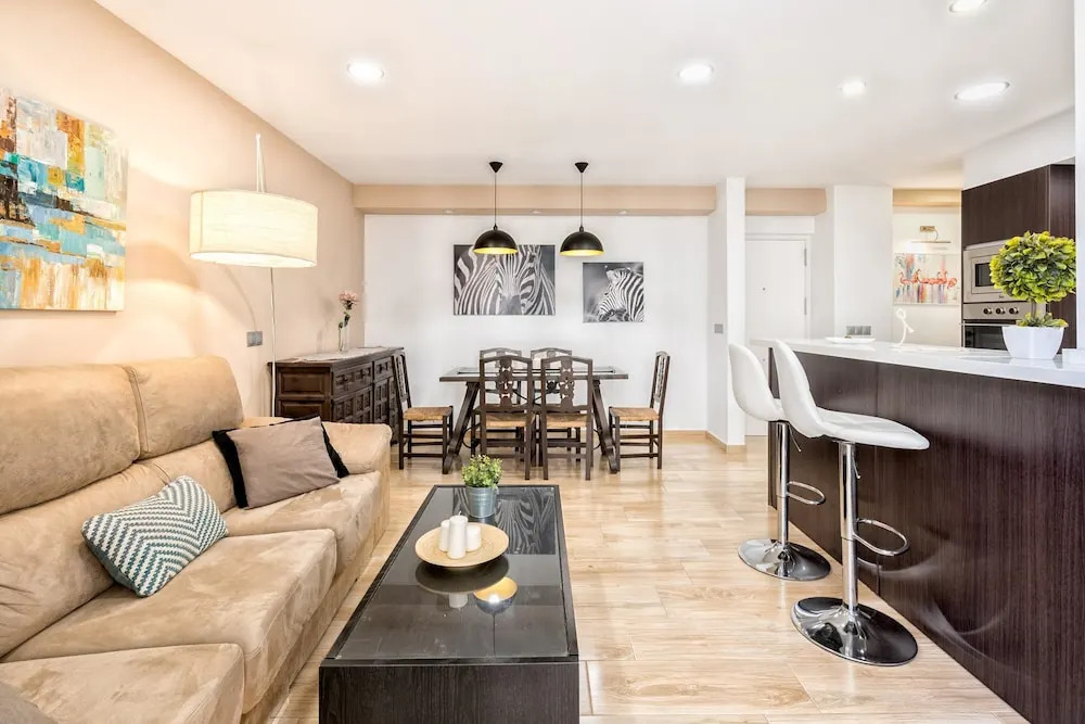 First Line Fuengirola Marina Apartment with Stunning Sea Views
