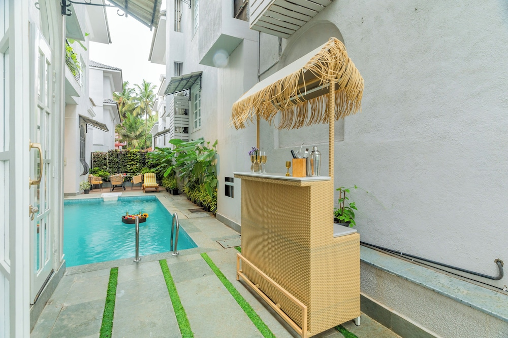 ELIVAAS Vacasa 5BHK PetFriendly & Pool